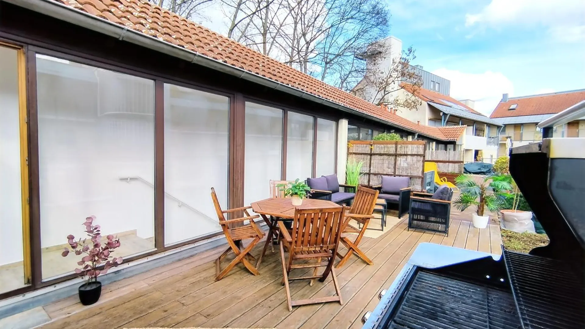 Апартаменты Design-Apartment Fuer Bis Zu 4 Im 1 Og, Modern, Dachterrasse, Grill, Ruhige Lage, Disney Plus, Wii, Lan Und Wlan Нюрнберг