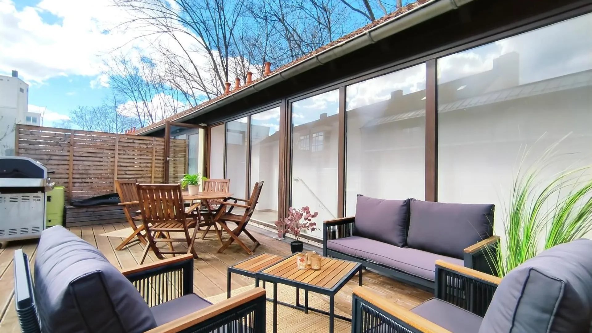 Design-Apartment Fuer Bis Zu 4 Im 1 Og, Modern, Dachterrasse, Grill, Ruhige Lage, Disney Plus, Wii, Lan Und Wlan Нюрнберг 0*,  Германия