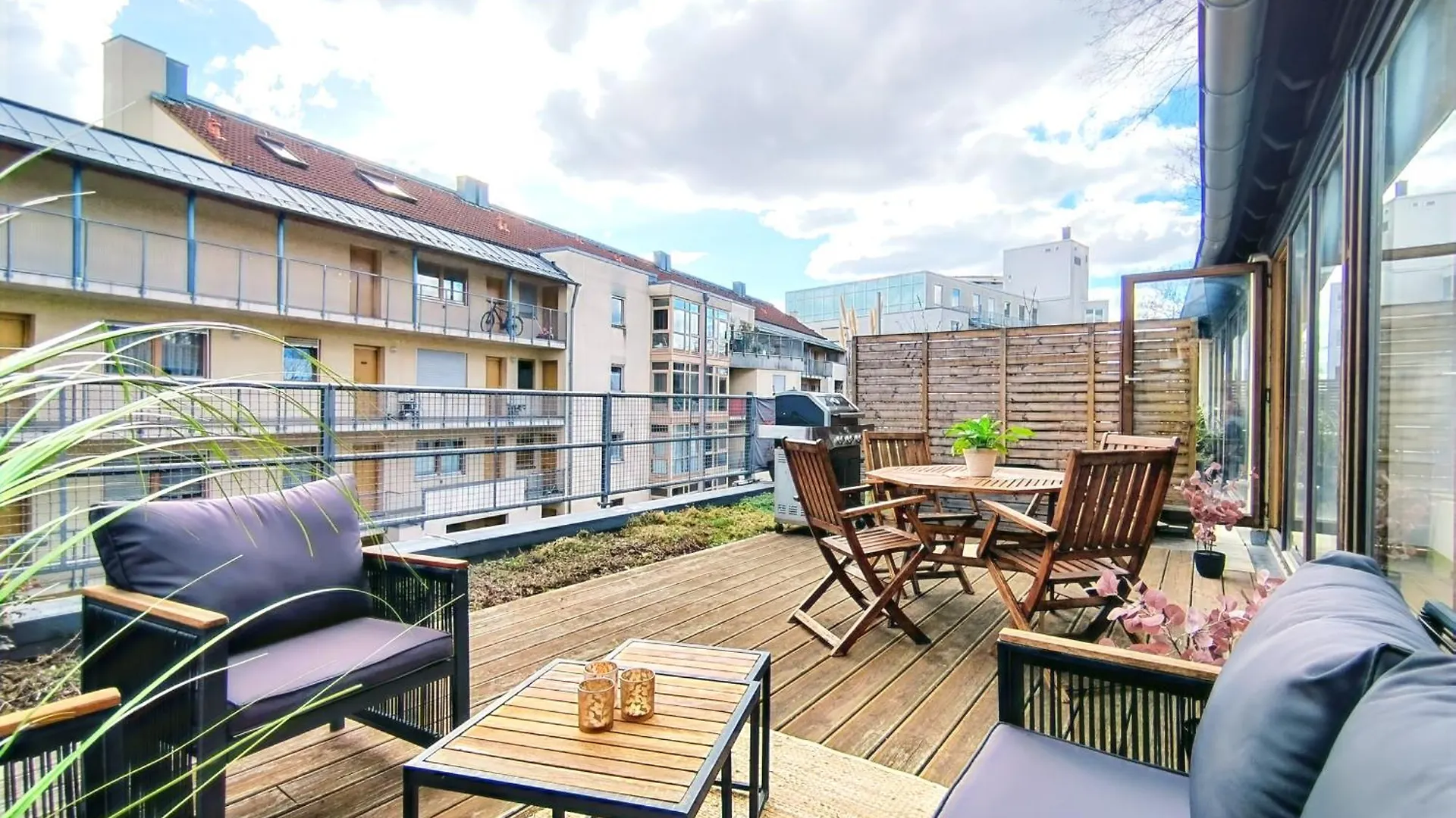 Design-Apartment Fuer Bis Zu 4 Im 1 Og, Modern, Dachterrasse, Grill, Ruhige Lage, Disney Plus, Wii, Lan Und Wlan Нюрнберг Апартаменты