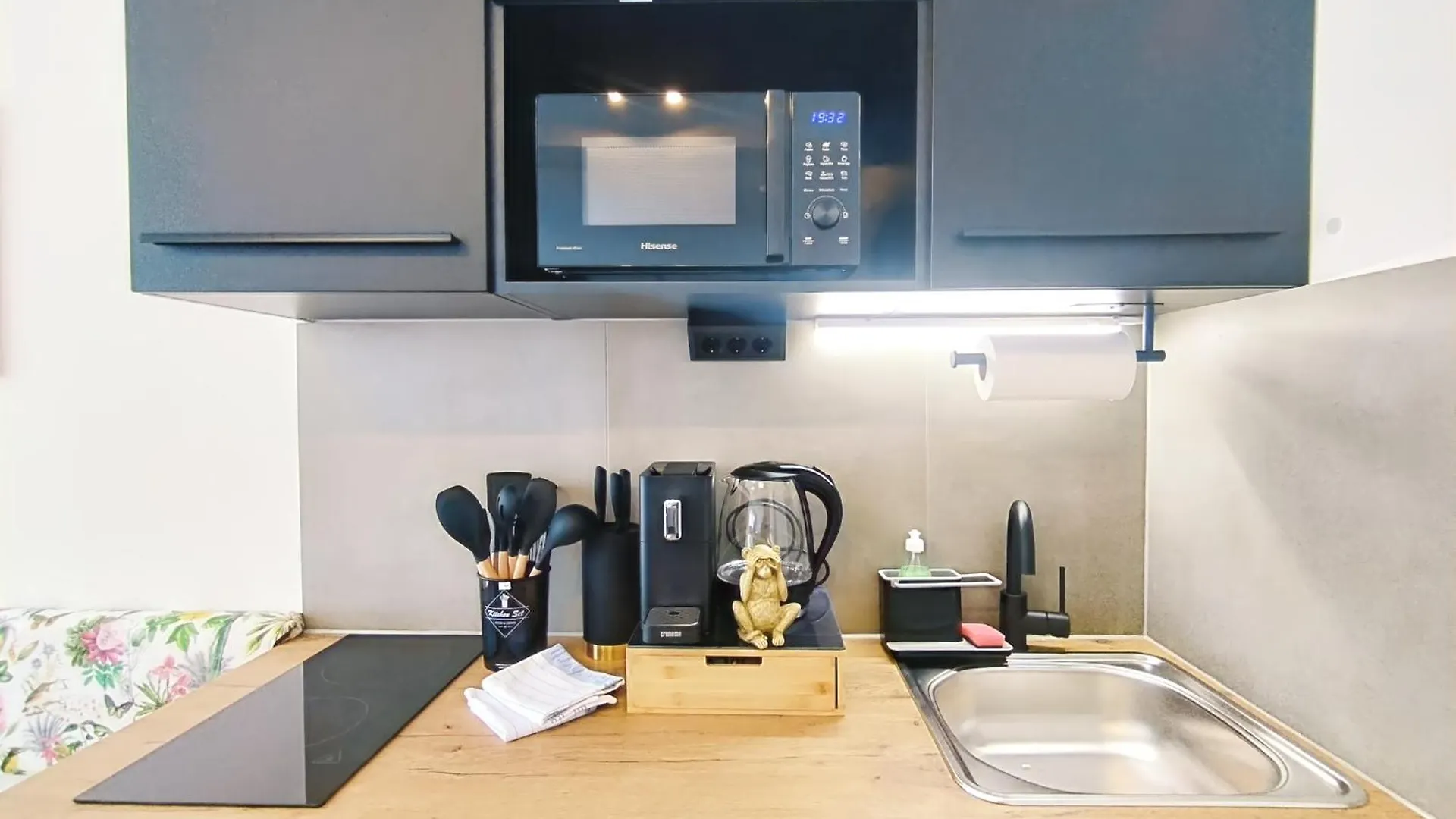 Design-Apartment Fuer Bis Zu 4 Im 1 Og, Modern, Dachterrasse, Grill, Ruhige Lage, Disney Plus, Wii, Lan Und Wlan Нюрнберг
